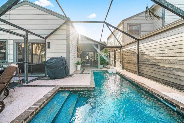 2566 Bedford Mews Drive, Wellington, FL 33414