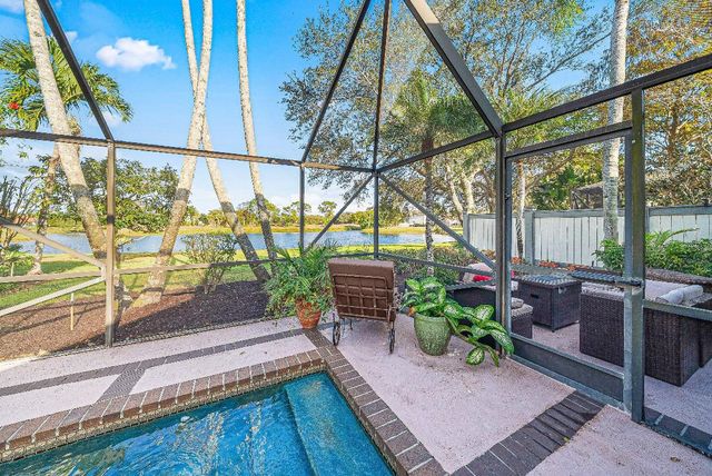 2566 Bedford Mews Drive, Wellington, FL 33414