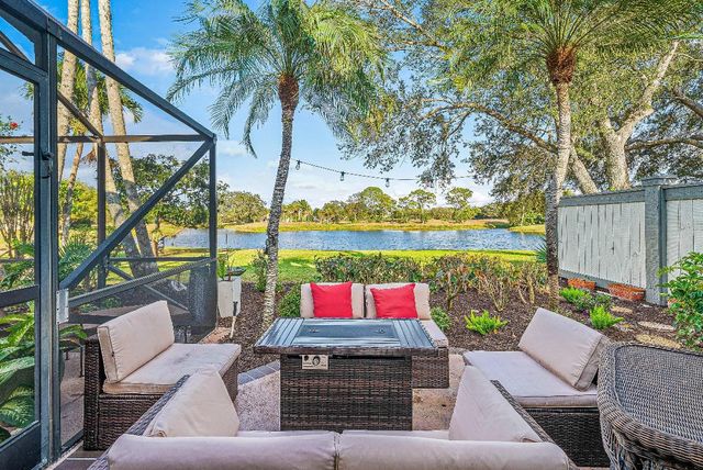 2566 Bedford Mews Drive, Wellington, FL 33414