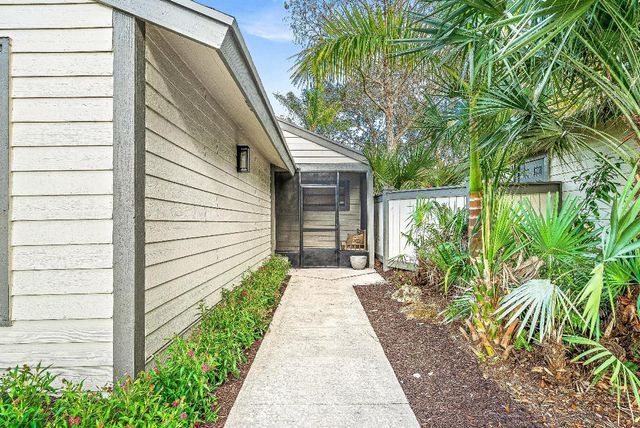 2566 Bedford Mews Drive, Wellington, FL 33414