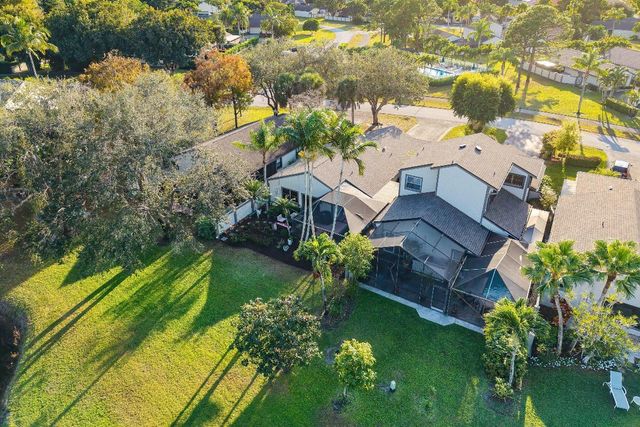 2566 Bedford Mews Drive, Wellington, FL 33414