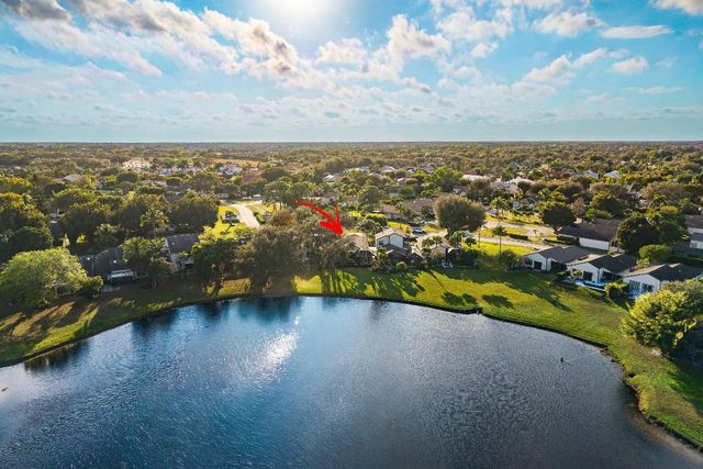 2566 Bedford Mews Drive, Wellington, FL 33414