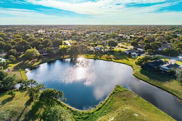 2566 Bedford Mews Drive, Wellington, FL 33414