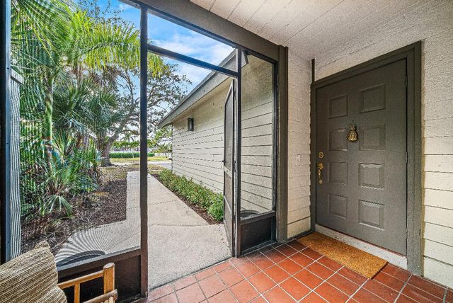 2566 Bedford Mews Drive, Wellington, FL 33414