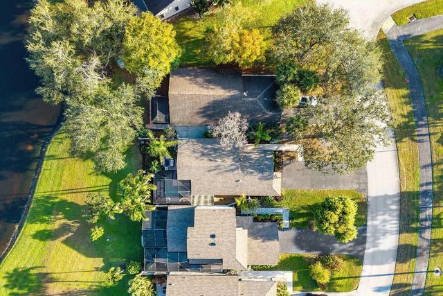 2566 Bedford Mews Drive, Wellington, FL 33414