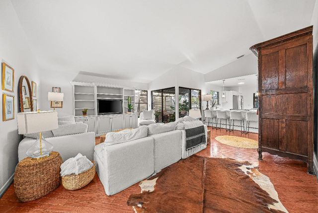 2566 Bedford Mews Drive, Wellington, FL 33414