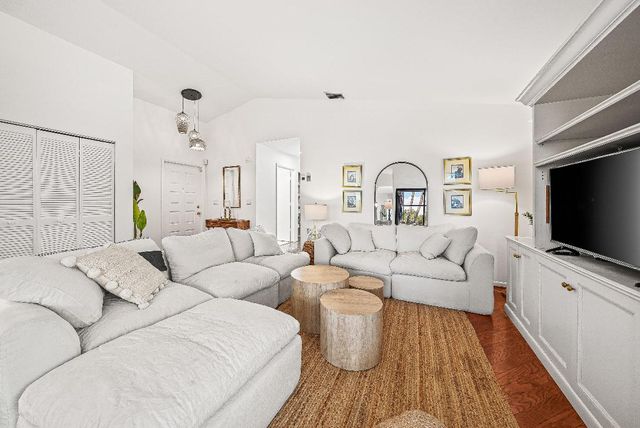 2566 Bedford Mews Drive, Wellington, FL 33414