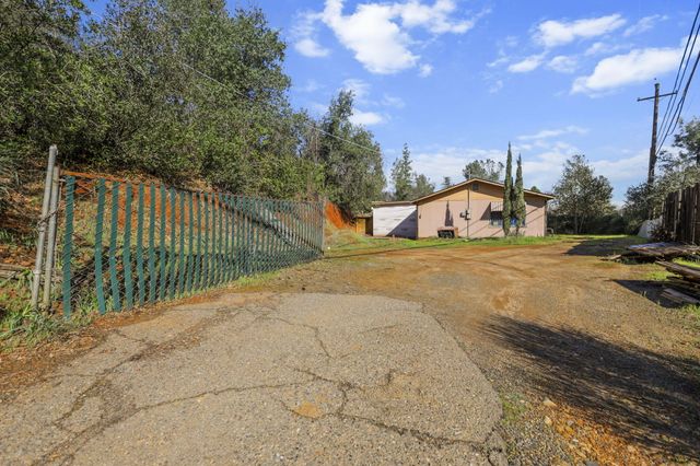 12116 Lake Boulevard, Redding, CA 96003