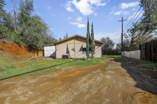 12116 Lake Boulevard, Redding, CA 96003