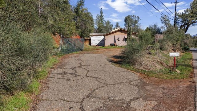 12116 Lake Boulevard, Redding, CA 96003