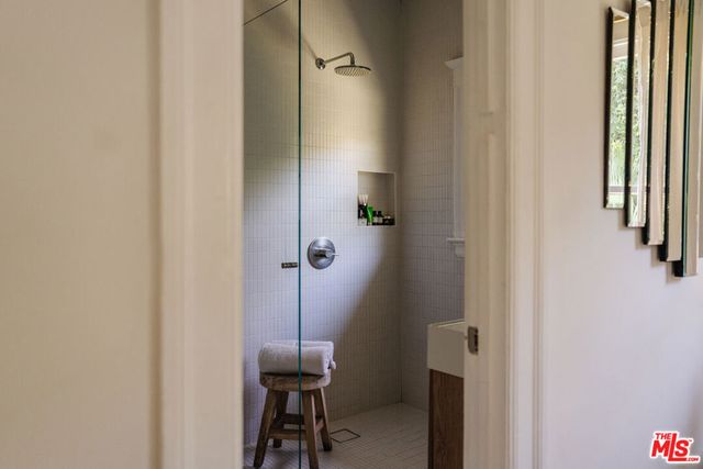 1163 Nelrose Avenue, Venice, CA 90291