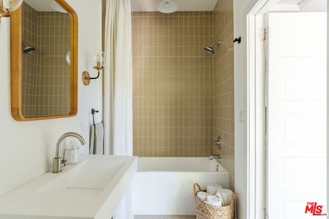 1163 Nelrose Avenue, Venice, CA 90291