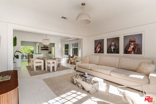 1163 Nelrose Avenue, Venice, CA 90291