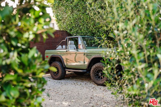 1163 Nelrose Avenue, Venice, CA 90291