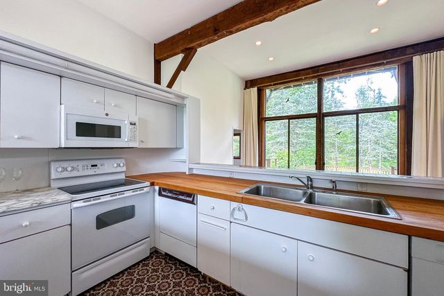 900 CANAL RD, Princeton, NJ 08540