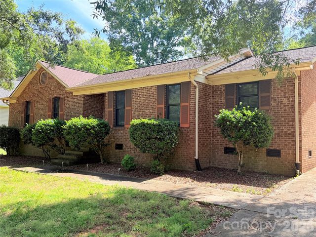 304 Plaza Drive, Harrisburg, NC 28075