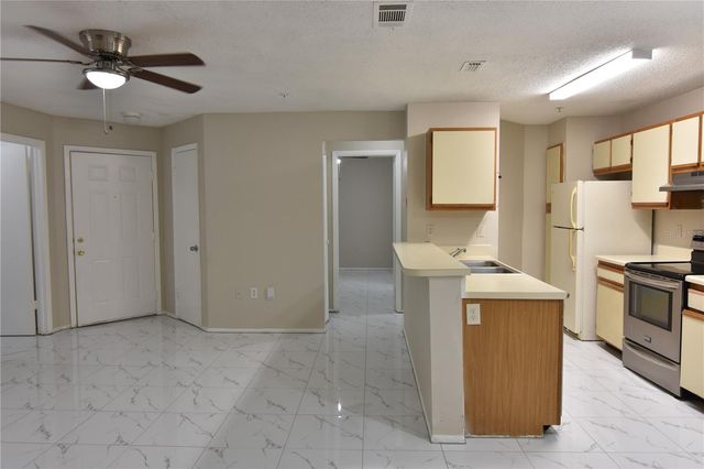 956 SALT POND PLACE 303, Altamonte Springs, FL 32714