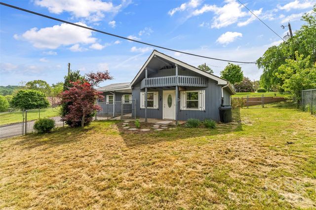 493 Dogwood Road, Candler, NC 28715
