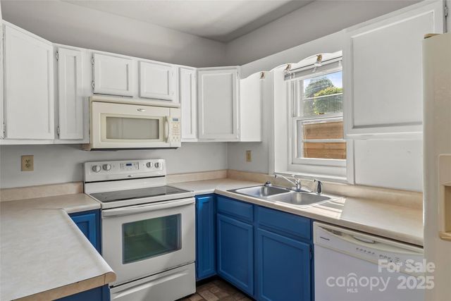 493 Dogwood Road, Candler, NC 28715