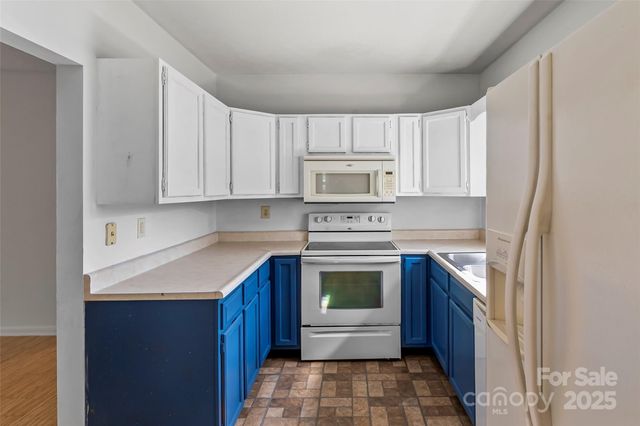 493 Dogwood Road, Candler, NC 28715