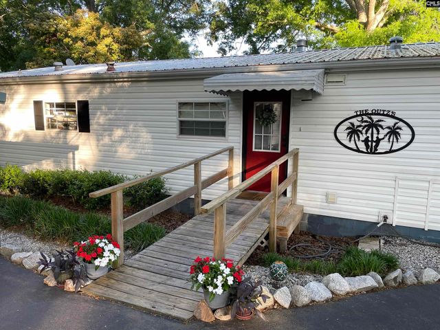 1892 Blacksgate East, Prosperity, SC 29127