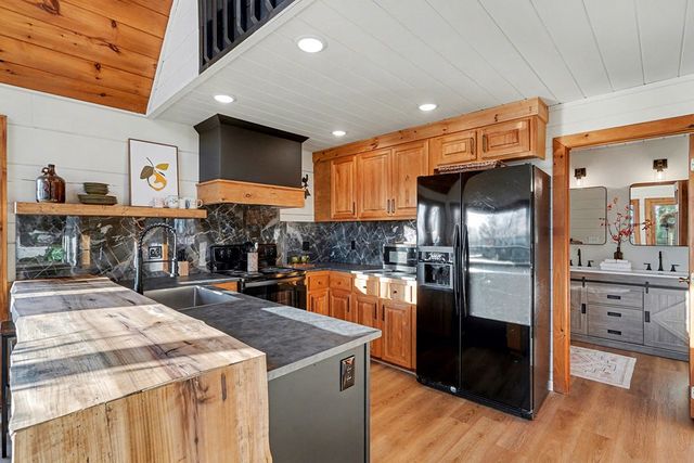 39 Joanna Court, Mineral Bluff, GA 30559