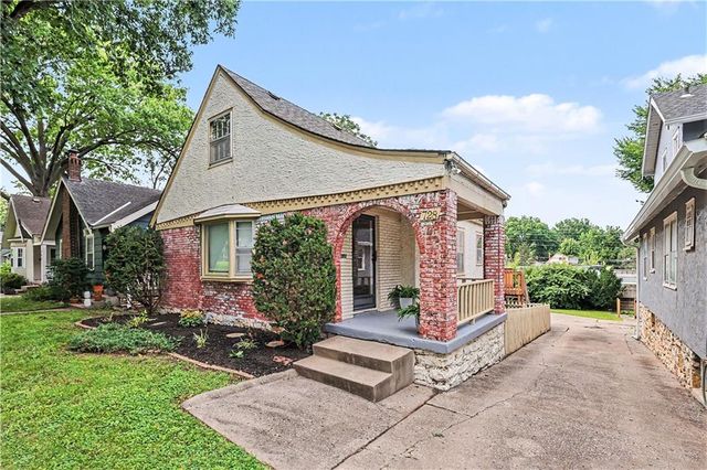 728 E 63rd Terrace, Kansas City, MO 64110