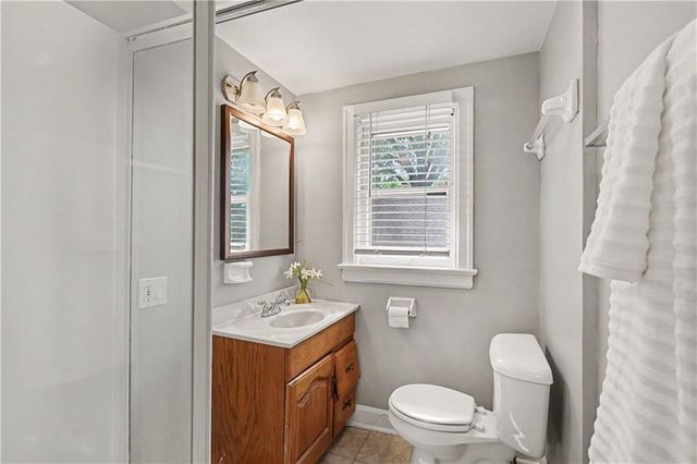 728 E 63rd Terrace, Kansas City, MO 64110