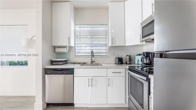 1702 SW 20th St A, Fort Lauderdale, FL 33315