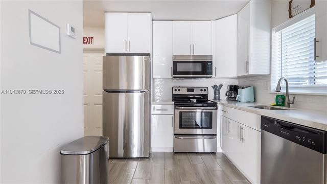 1702 SW 20th St A, Fort Lauderdale, FL 33315