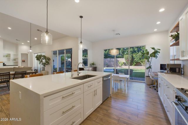 4222 E HAZELWOOD Street, Phoenix, AZ 85018