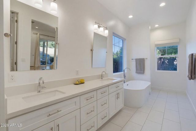 4222 E HAZELWOOD Street, Phoenix, AZ 85018