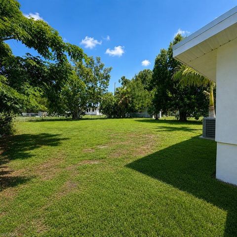 559 Wood AVE, Fort Myers, FL 33905