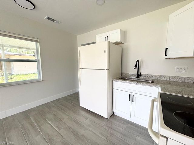 559 Wood AVE, Fort Myers, FL 33905