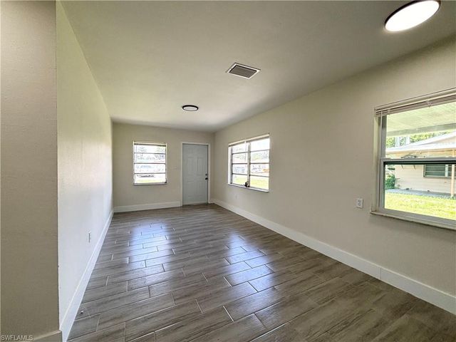 559 Wood AVE, Fort Myers, FL 33905