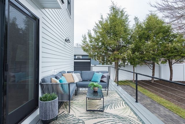 6 Gordon Rd, Arlington, MA 02474