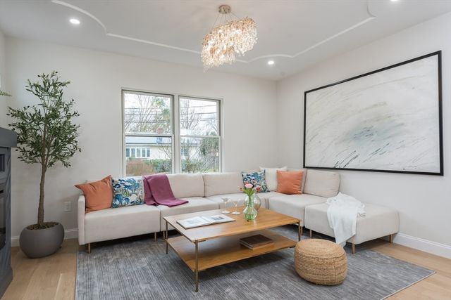 6 Gordon Rd, Arlington, MA 02474