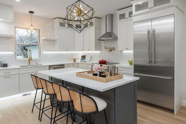 6 Gordon Rd, Arlington, MA 02474