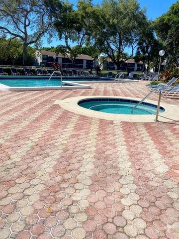 1961 SW 15th St 90, Deerfield Beach, FL 33442