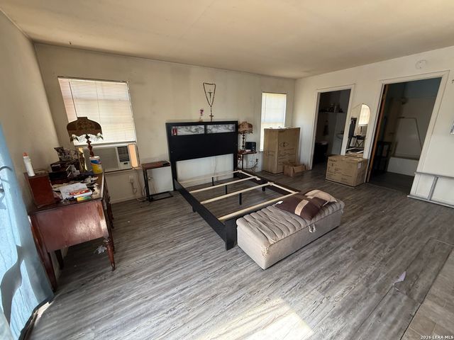 211 Waugh, San Antonio, TX 78223