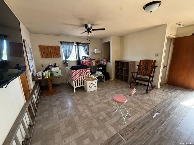 211 Waugh, San Antonio, TX 78223