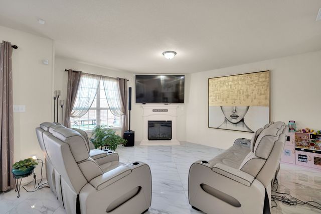 211 Hitt Street, Waxahachie, TX 75165