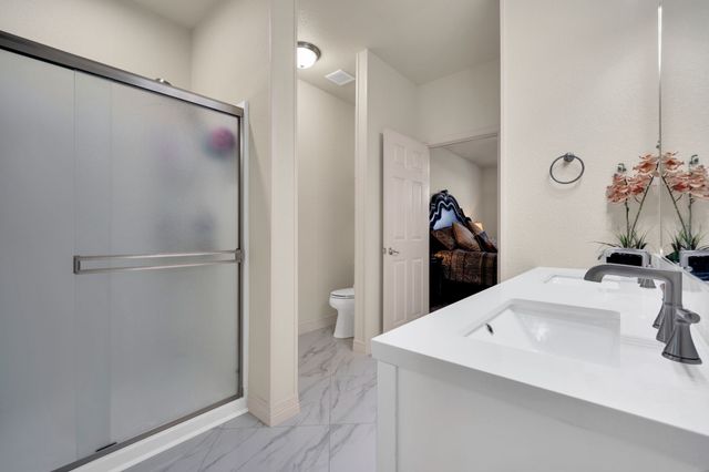 211 Hitt Street, Waxahachie, TX 75165