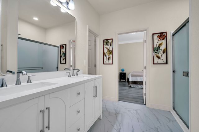 211 Hitt Street, Waxahachie, TX 75165