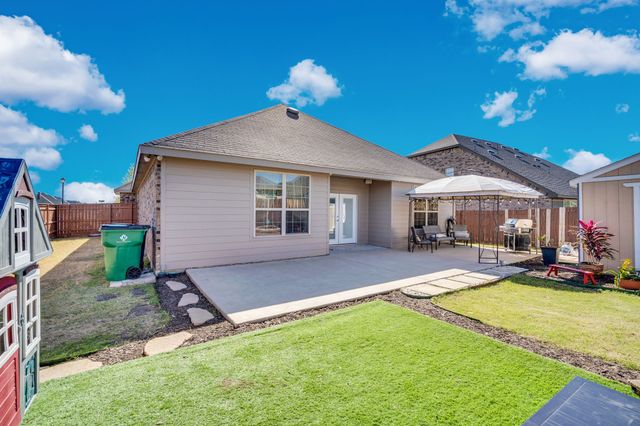 211 Hitt Street, Waxahachie, TX 75165