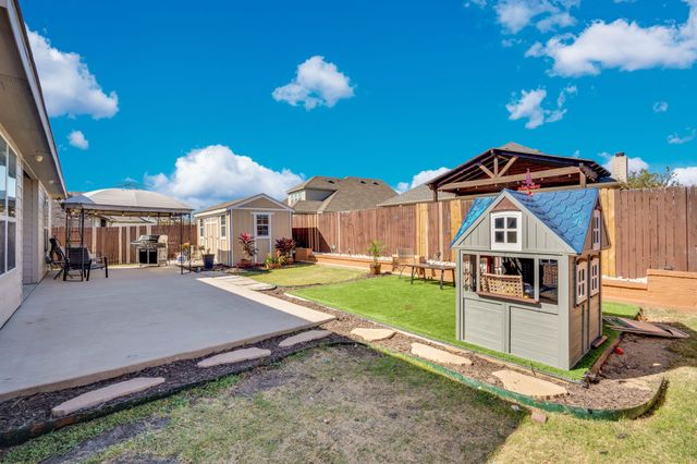 211 Hitt Street, Waxahachie, TX 75165