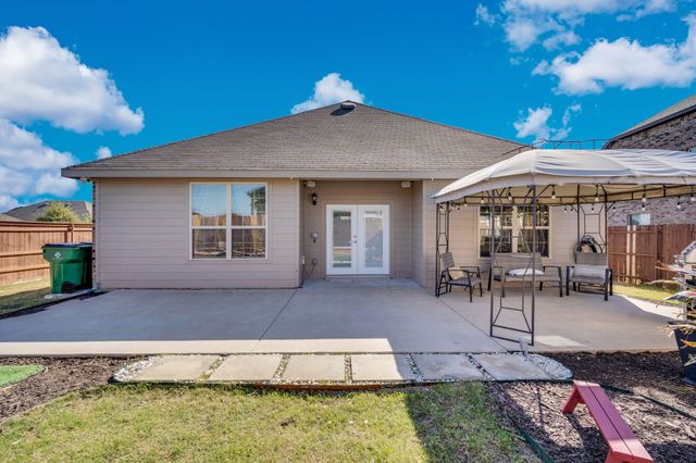 211 Hitt Street, Waxahachie, TX 75165