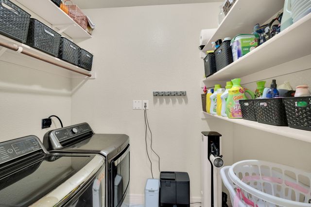 211 Hitt Street, Waxahachie, TX 75165