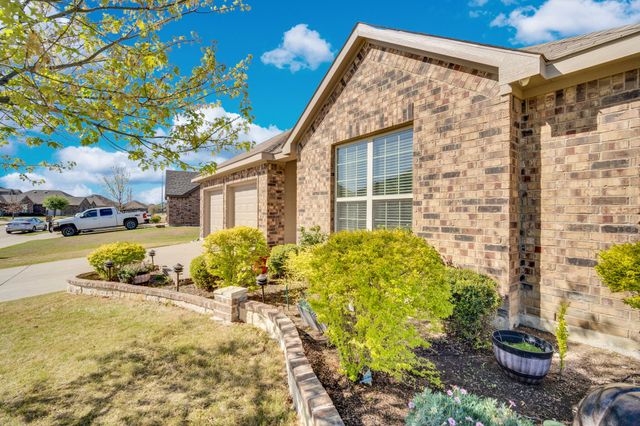 211 Hitt Street, Waxahachie, TX 75165