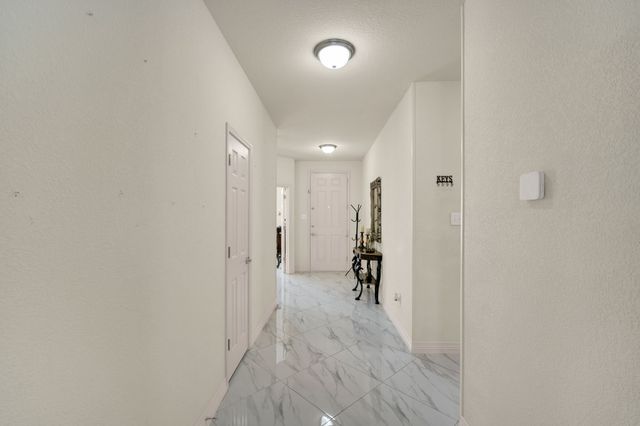 211 Hitt Street, Waxahachie, TX 75165